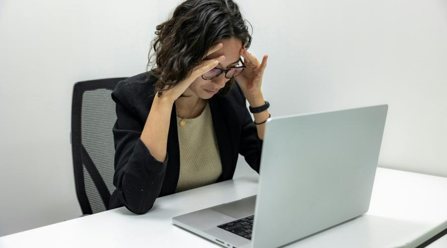 woman with headache